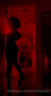 goddesstriiin - Happy hump day!