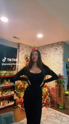 gianna.lorenn - Who is going to lick the gravy off my body? Secondly, who wants the