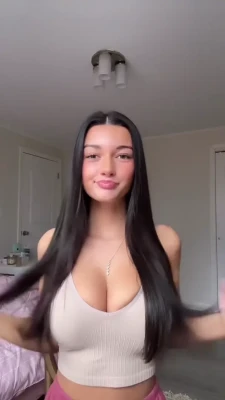 gianna.lorenn - chupamela antes de que nos vean 😈👅👀