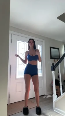 gianna.lorenn - worship my feet