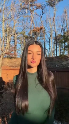 gianna.lorenn - Would you lend me a hand by taking this off?😋 part 1