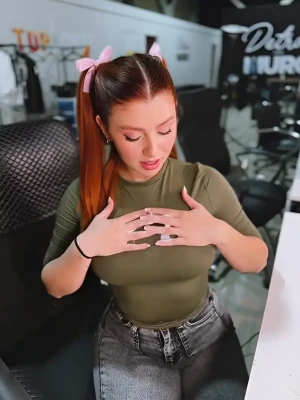 mafebertero - Enjoy my oily hands all over you cock and balls. Watch my lips I want