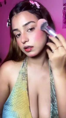 tushikhagoswami - Okay you can take a peek😉 Fun fact:I almost never wear a bra hehe