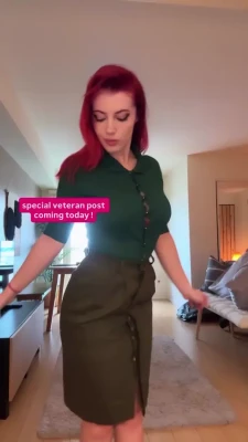 iamsolomonica - running errands 😜 I never wear panties so if I’m going and wanna