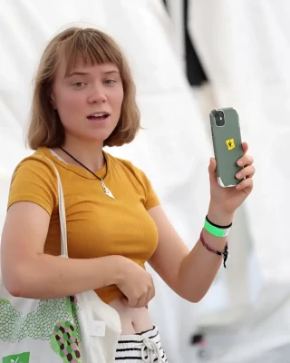 gretathunberg - Gotta have the right music to stroke to 😍 part 1