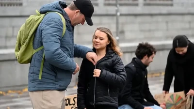 gretathunberg - Eating your cum for the girl you love is peak romance ❣️ Promise