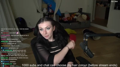 justaminx - Just chilling in bed today  care to join me    You can tip to get