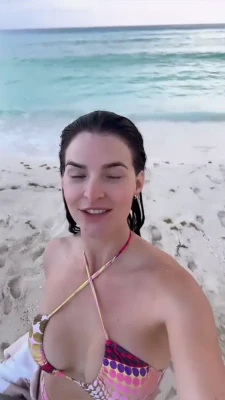 kittyplays - Who wants to smell mommy's essence? 😈  The ones who order get