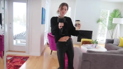 kittyplays - How you pay the mechanic in porn :)