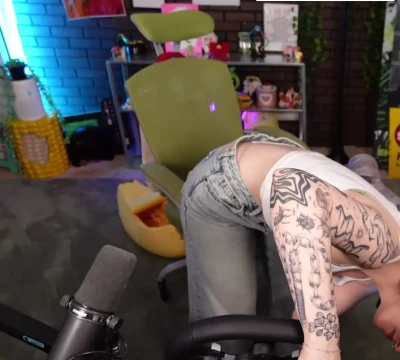 yungelderberry - A pony jerking off for you...