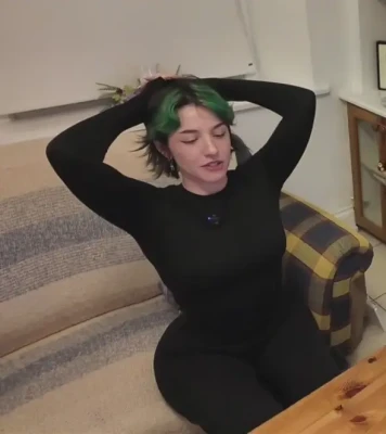 yungelderberry - Nakie and chill?