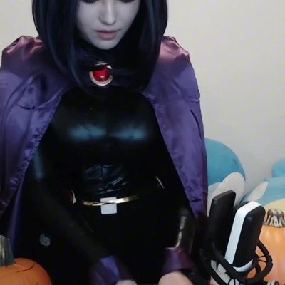 floaroma - hello all  my name is lauren  and i am here to serve all your kinky
