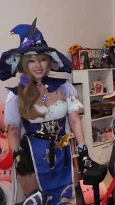 floaroma - imagine I m about to smash your nasty face with my firm beautiful ass