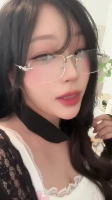floaroma - Let me tell you a little bit about myself    I m obsessed with