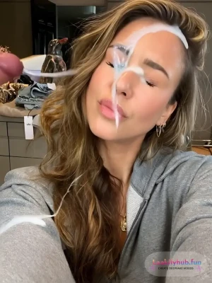 jessicaalba - LIVE IN THE DMS DADDY....