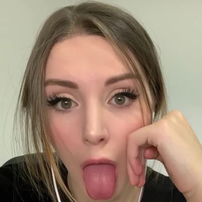 laurensouthernofficial - what if we went on a beach date and i flashed you by the sea?