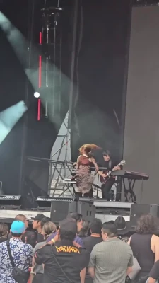lindseystirling - Black and white is my favorite part 1