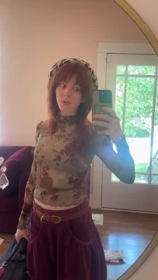 lindseystirling - Golf in a Bikini!