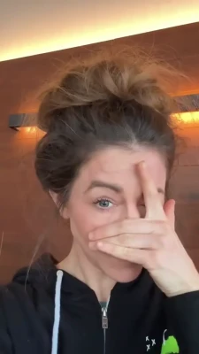 lindseystirling - Have your meal at bed daddy, I would be your yummy dessert!
