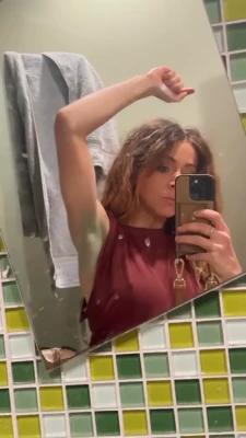 lindseystirling - ur head between my thighs... yes?
