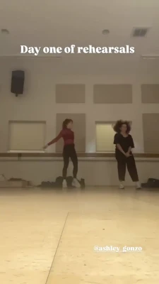 lindseystirling - Here are my tits!