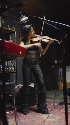 lindseystirling - Love riding huge 🍆💦
