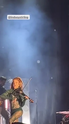 lindseystirling - Where are my feet lovers? 😈