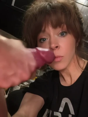 lindseystirling - Daddy smiling at me ... getting ready to ounce. I’ll take two