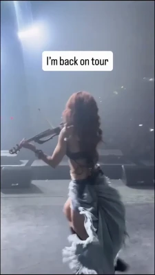 lindseystirling - "CATCHING UP" - Soo much playing and teasing in this video... I LOVE