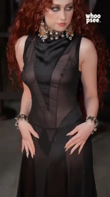 chappellroan - Bend me over and slip inside