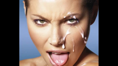 jessicabiel - Can somebody hold this for me? 😇