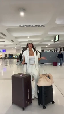 ellacervetto - Do you like fishnets on me? 👀