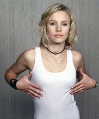 kristenanniebell - Thinking of doing some Christmas streaming..  Hmm but idk if anyone