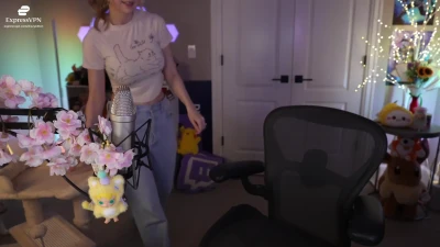 thedizzykitten - Open your hungry mouth as you watch this close up