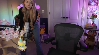 thedizzykitten - I like to imagine while scrolling through these photos you re walking