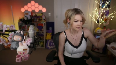 thedizzykitten - I like my big beige comfy undies when not trying to be sexy