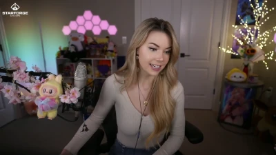 thedizzykitten - Kisses baby