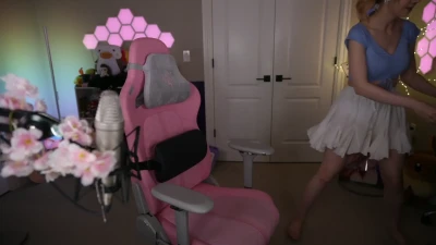 thedizzykitten - Live 11pm tonight
