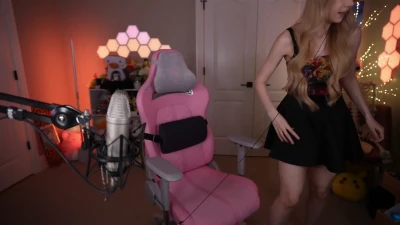 thedizzykitten - Happiness looks gorgeous on you.😉