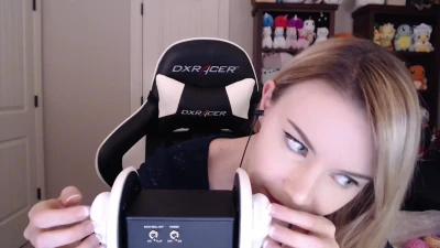thedizzykitten - Be honest, do these glasses make my boobs look big? 🤓😏