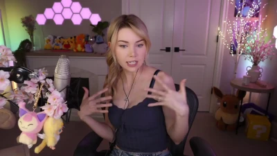 thedizzykitten - Que tal me luce el café ah ?