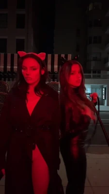 dafnekeen - hi sexy ppl i have two amaaazing vids i need to upload ! super sexy