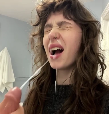 clairo - Get on your knees for My perfect feet