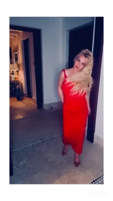 britneyspears - I’m so horny. I wish someone could bite my nipples