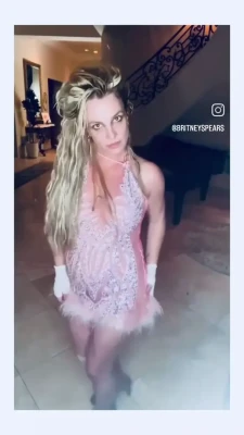 britneyspears - wanna hit?🙈  free nude set will be sent to everyone with sub