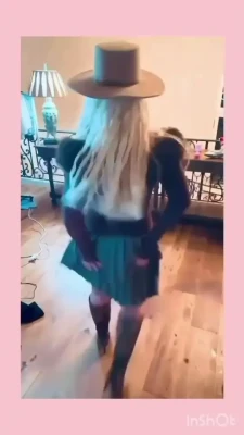 britneyspears - Yes my mouth is taped 🤐 leave a $10 tip to receive this 5 minute