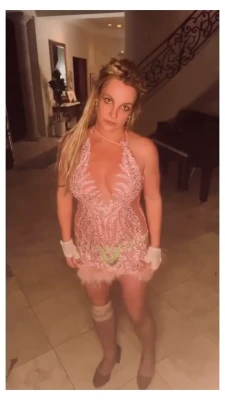 britneyspears - Some fun selfies from my most recent IShotMyself submission 🤗 I