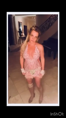 britneyspears - Mame tu nový kontent 😈 viacero foto balíčkov + nové videá