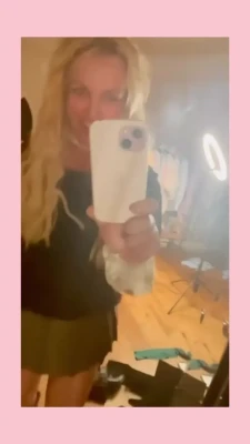 britneyspears - I have a special vid " me in your face " under and between my legs