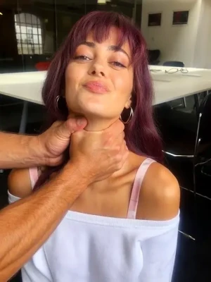 ella_purnell - If you wanted to send me a little Christmas tip today then it might